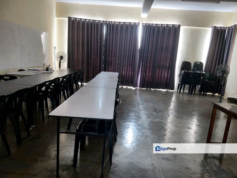 Shop Lot at 3rd mile For Rent Located at Everbright Park, Jalan Tan Sri Datuk Amar Stephen Kalang Ningkan, Sarawak, Kuching