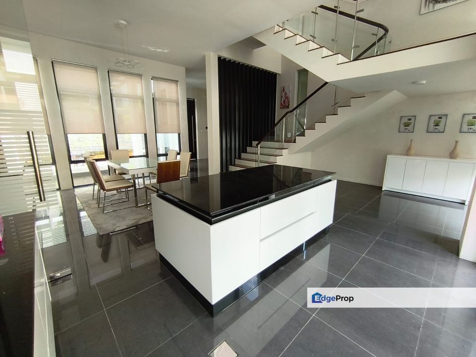 Double Storey Detached House / Bungalow For Rent! Located at La Promenade Precinct Premiere, Samarahan, Sarawak, Kuching