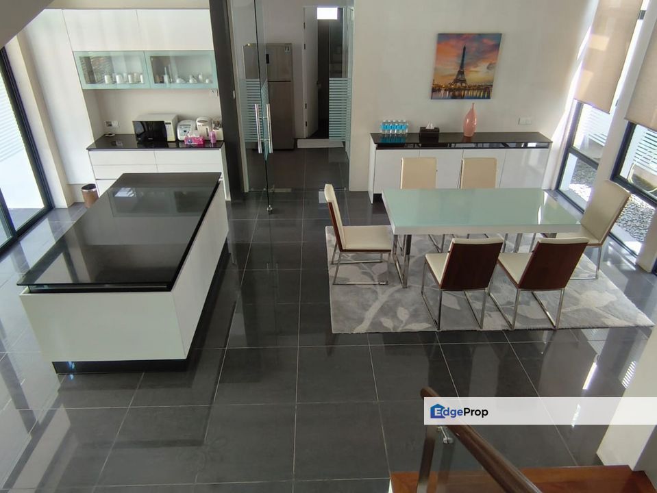 Double Storey Detached House / Bungalow For Rent! Located at La Promenade Precinct Premiere, Samarahan, Sarawak, Kuching