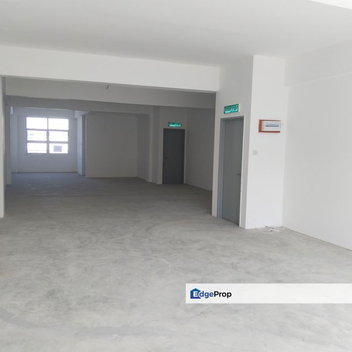 First Floor Intermediate Shoplot For Rent! Located at Pine Square, MJC, Sarawak, Kuching