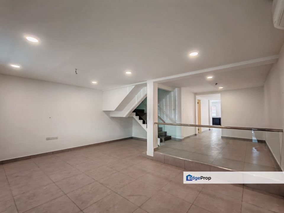 Double Storey Terrace Intermediate House For Rent Located at Bayor Bukit, Tabuan Jaya, Sarawak, Kuching