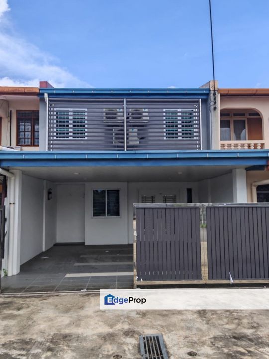 Double Storey Terrace Intermediate House For Rent Located at Bayor Bukit, Tabuan Jaya, Sarawak, Kuching