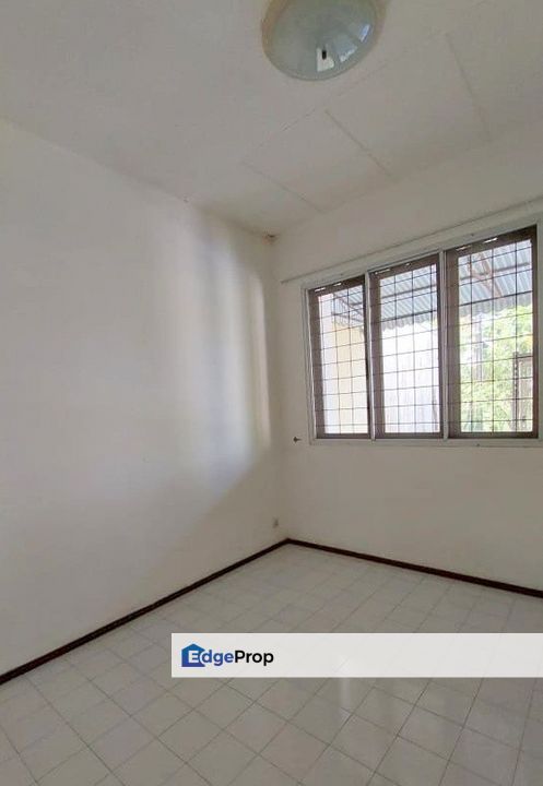 Double Storey Terrace Intermediate House FOR RENT!  Located at Tabuan Jaya, Sarawak, Kuching