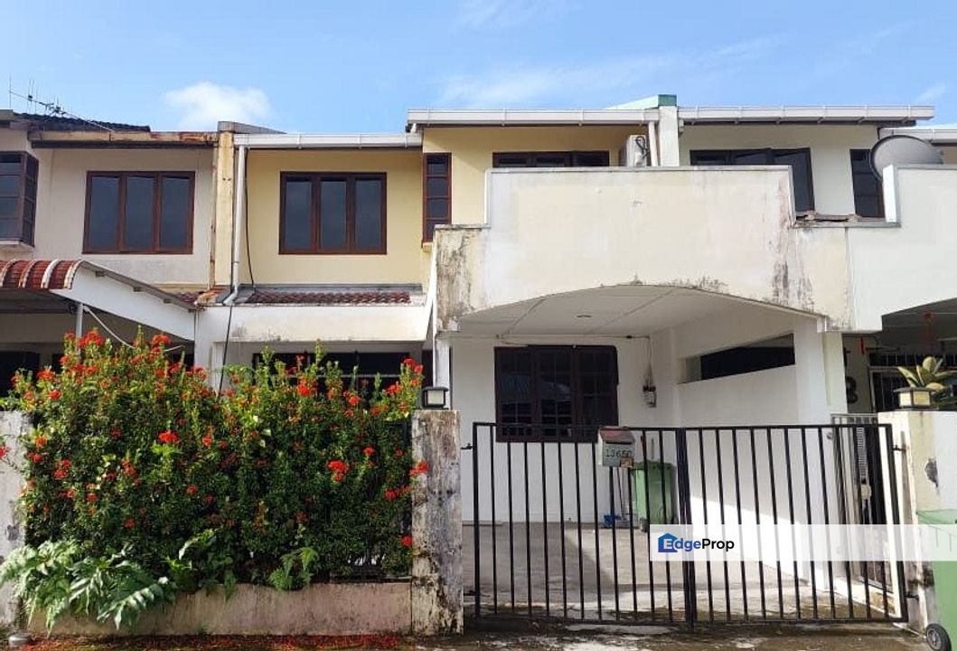 Double Storey Terrace Intermediate House FOR RENT!  Located at Tabuan Jaya, Sarawak, Kuching