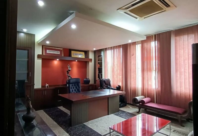  Second Floor Intermediate Shoplot FOR RENT! Located at Jalan Mendu