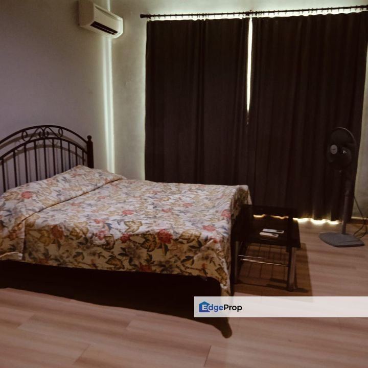 Triple Storey Townhouse For Rent!  Location: Academia Lane, Kota Samarahan, Sarawak, Kota Samarahan