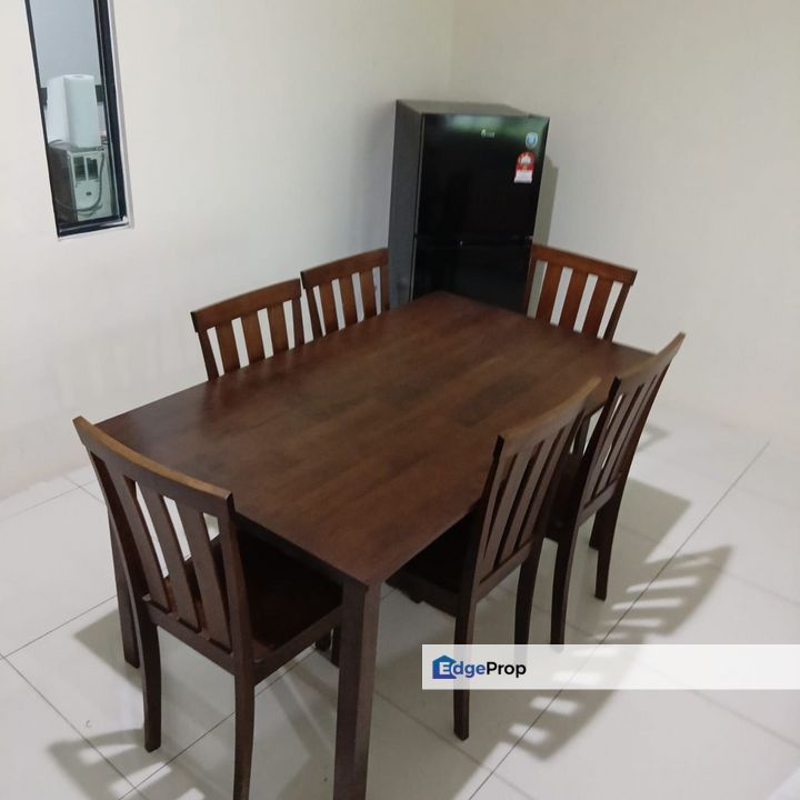 Triple Storey Townhouse For Rent!  Location: Academia Lane, Kota Samarahan, Sarawak, Kota Samarahan