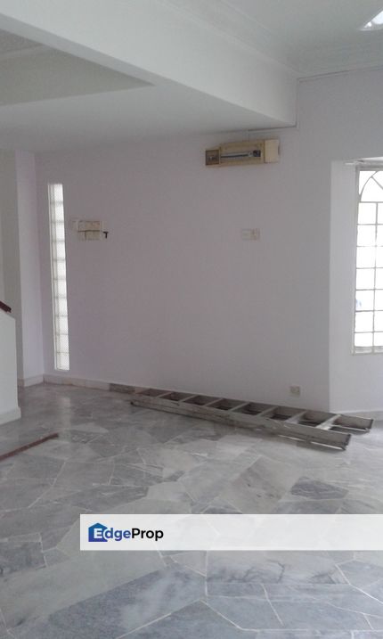 USJ 12 DOUBLE STORY UP STAIR NEW FlOORING , Selangor, USJ
