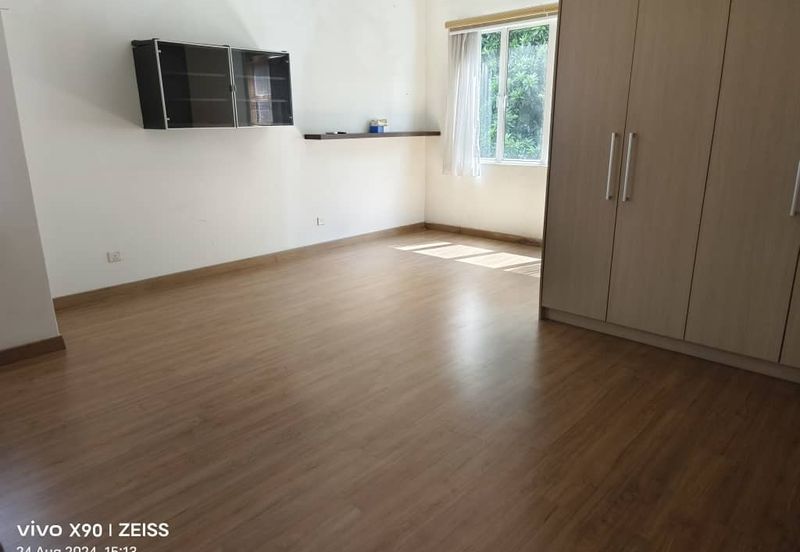 USJ Height Bungalow 2.5 Story 