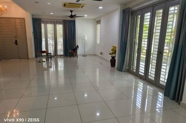 USJ Height Bungalow 2.5 Story 