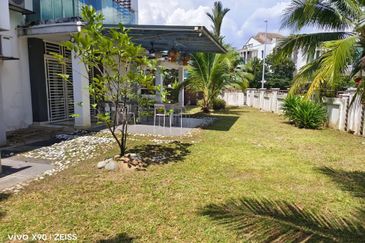 USJ Height Bungalow 2.5 Story 