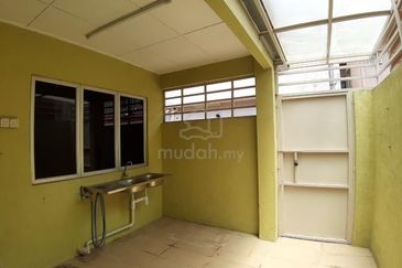 Jalan Putra Permai 10/2  C