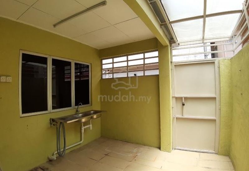 Jalan Putra Permai 10/2  C