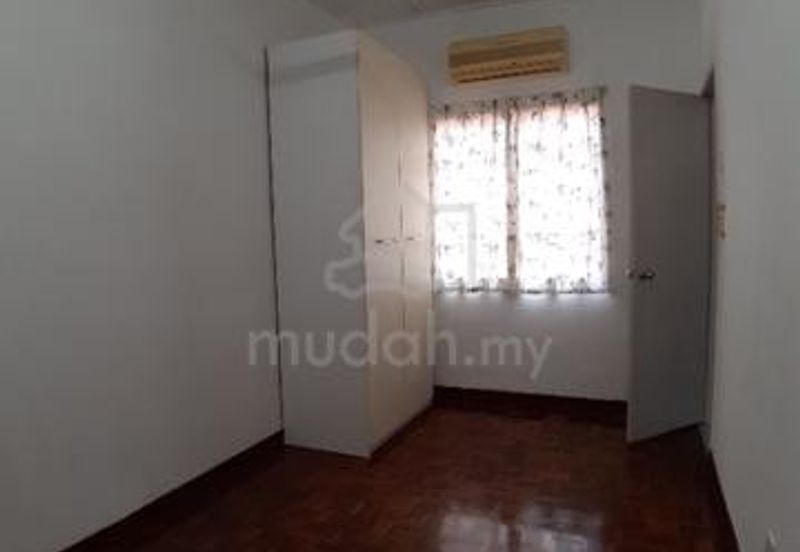 Jalan Putra Permai 10/2  C