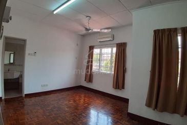 Jalan Putra Permai 10/2  C