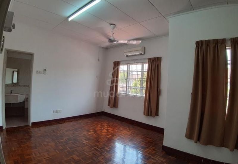 Jalan Putra Permai 10/2  C