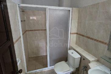 Jalan Putra Permai 10/2  A