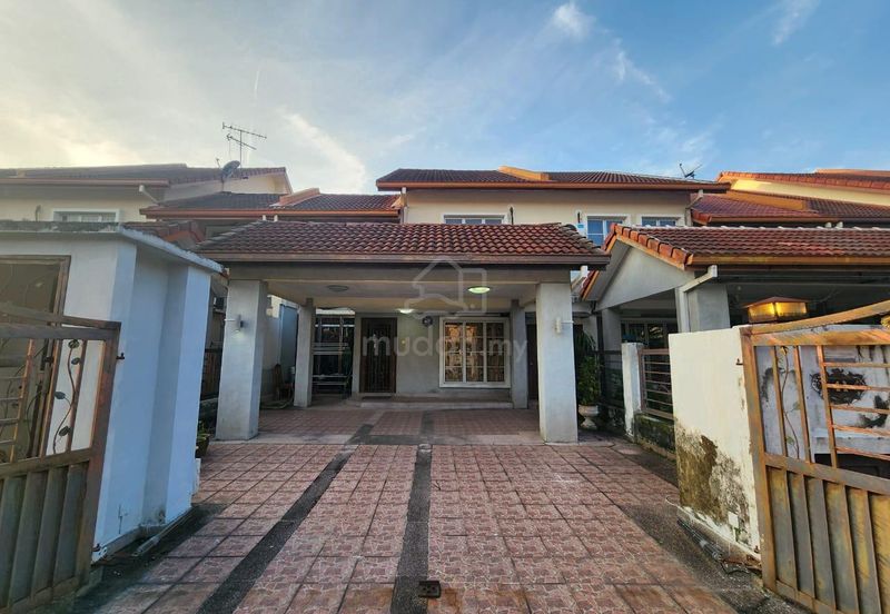 Jalan Putra Permai 10/2  A