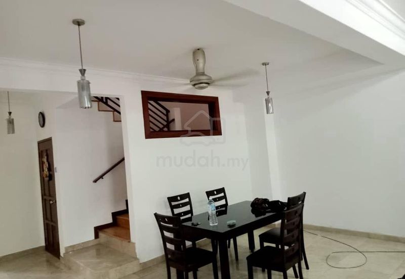 Jalan Putra Permai 10/2  A