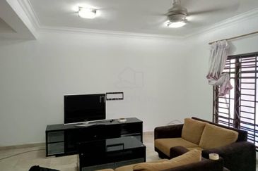 Jalan Putra Permai 10/2  A