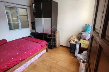 Jalan Putra Permai 10/2  A