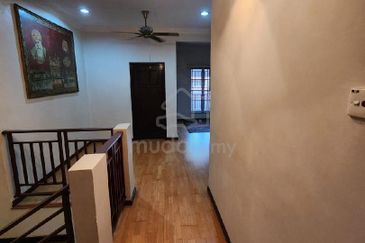 Jalan Putra Permai 10/2  A