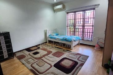 Jalan Putra Permai 10/2  A