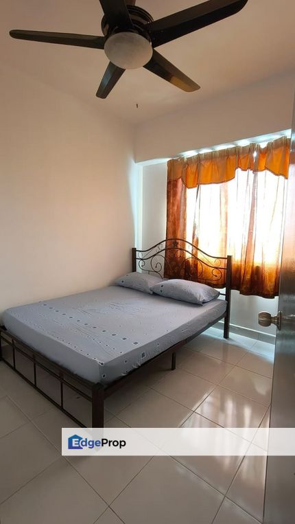 Main Place 3 Room with Air Con and Ceiling Fan, Selangor, USJ