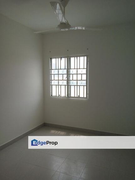 Subang Permai Gated Guarded Renovated with Kitche Table top, Selangor, Subang Jaya