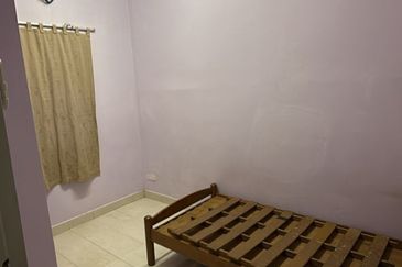 USJ 1 Double  Storey House  Partly Furnished Naer BrtStation