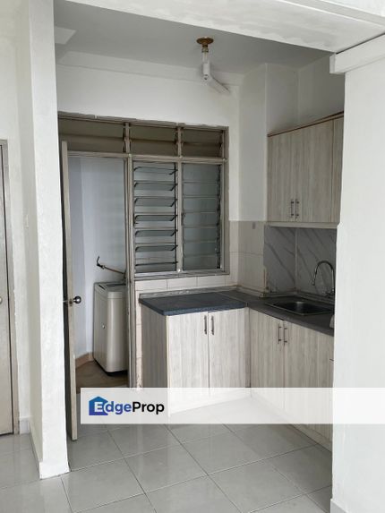 Main Place 2 Room with Kitchen Cabinet , Selangor, USJ