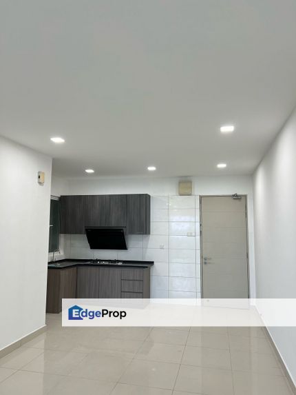 Regina Partly Fully # Room With 2 Car Park, Selangor, USJ