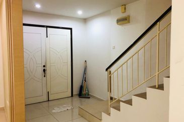 Taman Equine, 2 sty landed with 15ft extra land,