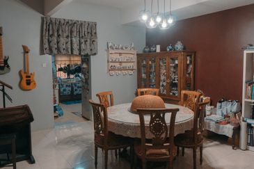 Bandar Nusaputra, Corner unit, Fully Renovated