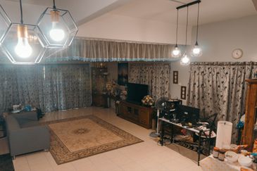 Bandar Nusaputra, Corner unit, Fully Renovated