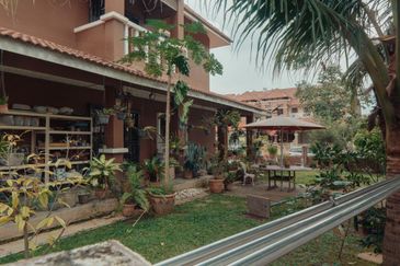 Bandar Nusaputra, Corner unit, Fully Renovated