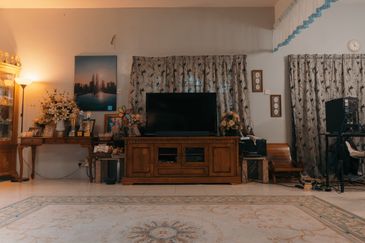 Bandar Nusaputra, Corner unit, Fully Renovated