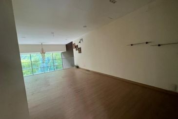 Taman Nusaputra Timur