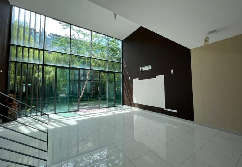 Taman Nusaputra Timur