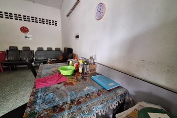 1 sty landed in OUG area