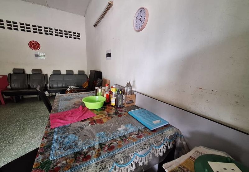 1 sty landed in OUG area