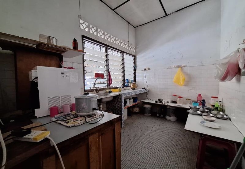 1 sty landed in OUG area