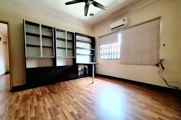 Taman Pinggiran Putra