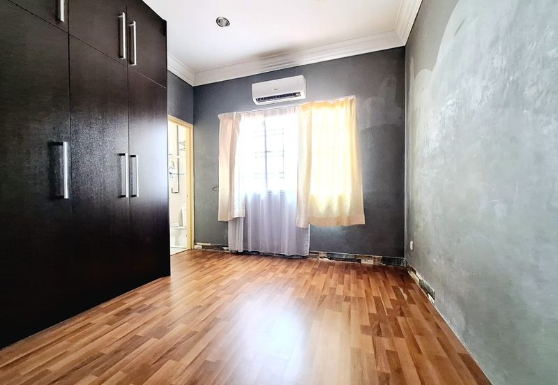 Taman Pinggiran Putra