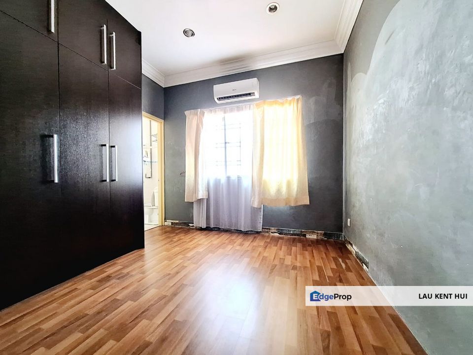 Taman Pinggiran Putra Seri Kembangan Selangor Double Storey Semi Detached House Fully Renovated, Selangor, Seri Kembangan