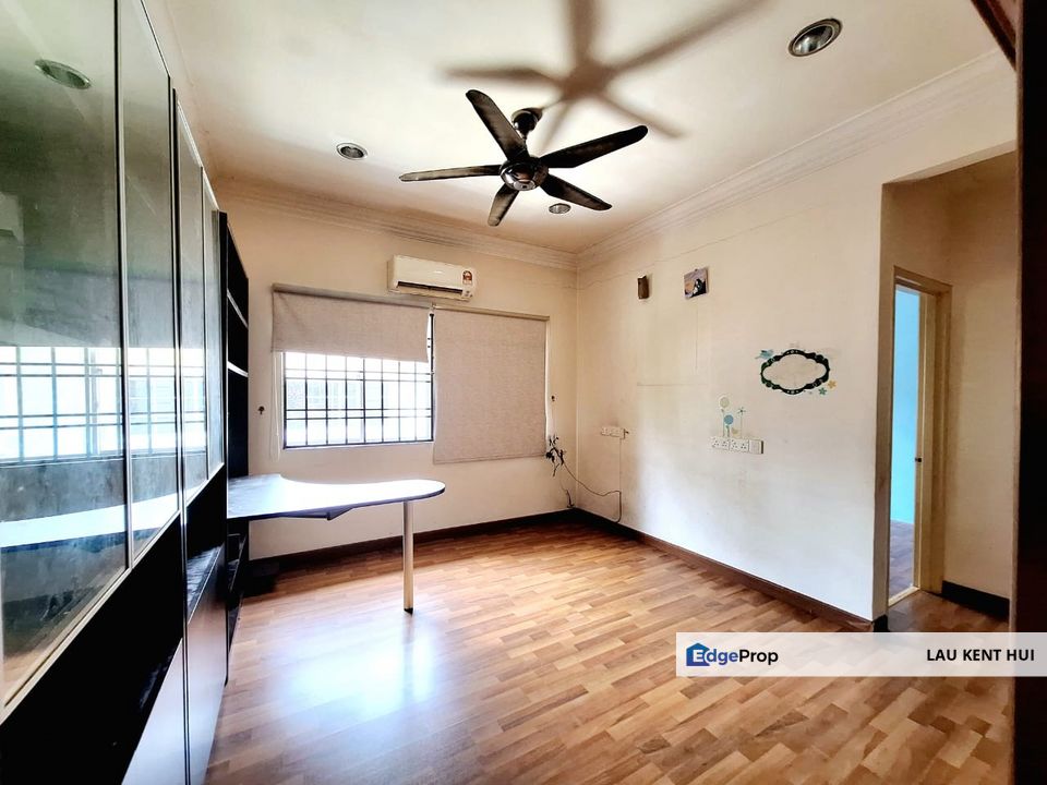 Taman Pinggiran Putra Seri Kembangan Selangor Double Storey Semi Detached House Fully Renovated, Selangor, Seri Kembangan