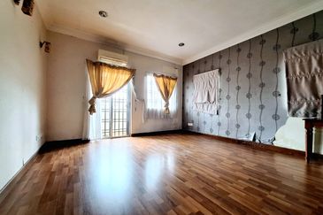 Taman Pinggiran Putra