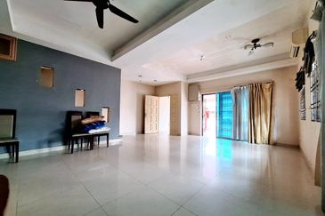 Taman Pinggiran Putra