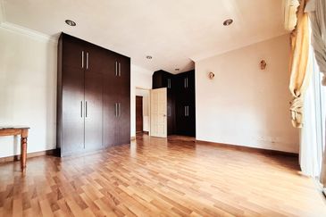 Taman Pinggiran Putra