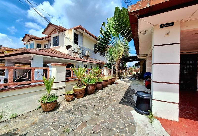 Taman Pinggiran Putra